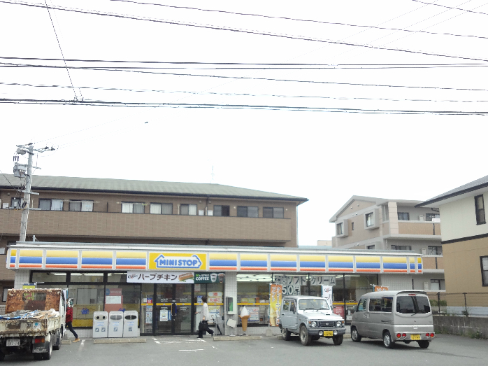 コンビ二：ﾐﾆｽﾄｯﾌﾟ 新宮下府店　147m
